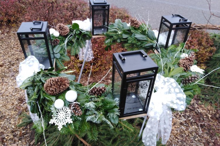 Adventní věnec na návsi - zapalování svíček